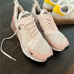 Women's Nike AirMax 270 Pink/Cream